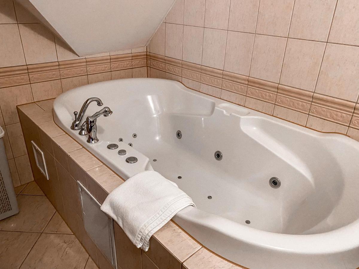 Penzion Teniscentrum Tatranska Lomnica Bagian luar foto