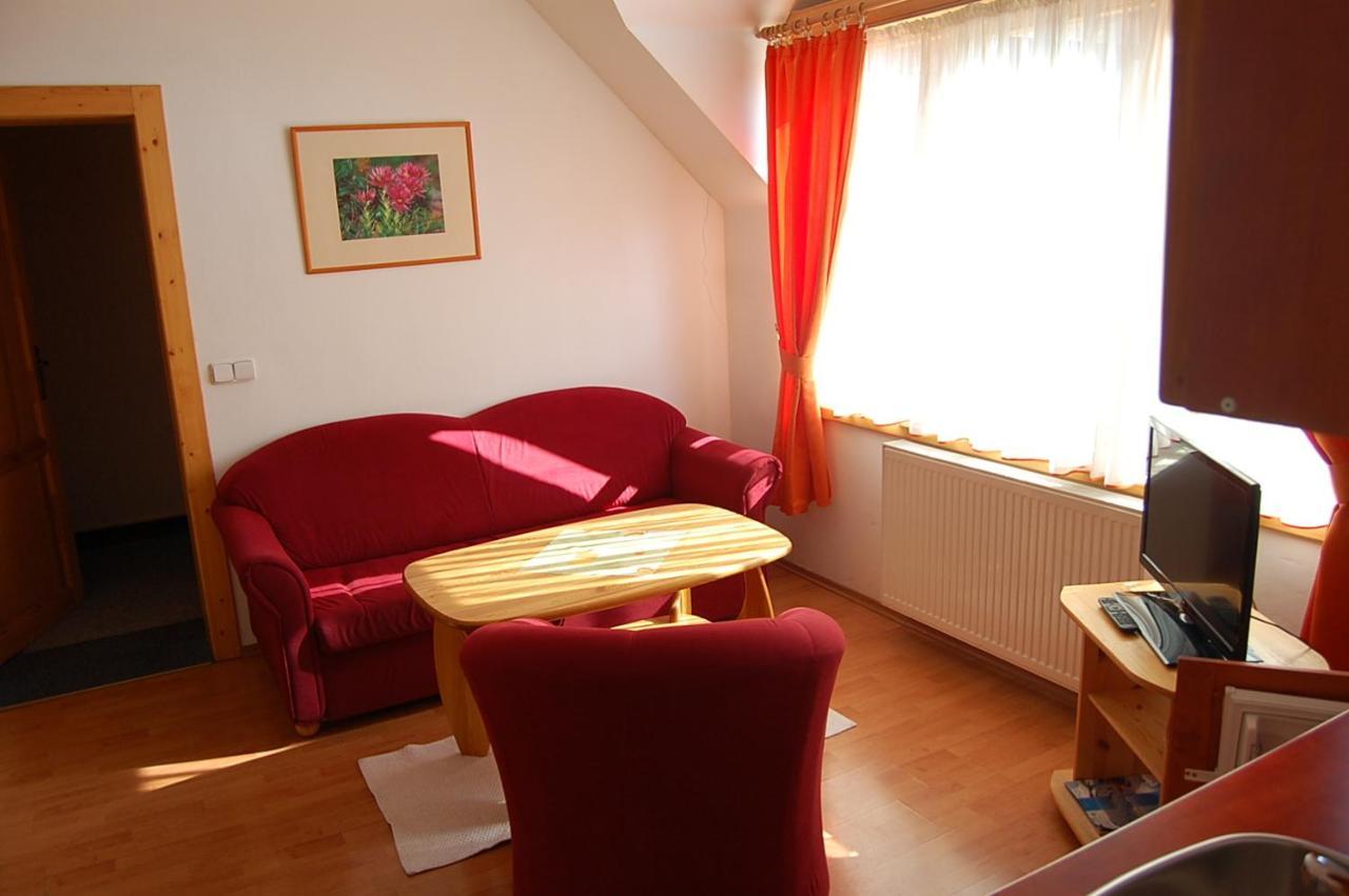 Penzion Teniscentrum Tatranska Lomnica Bagian luar foto